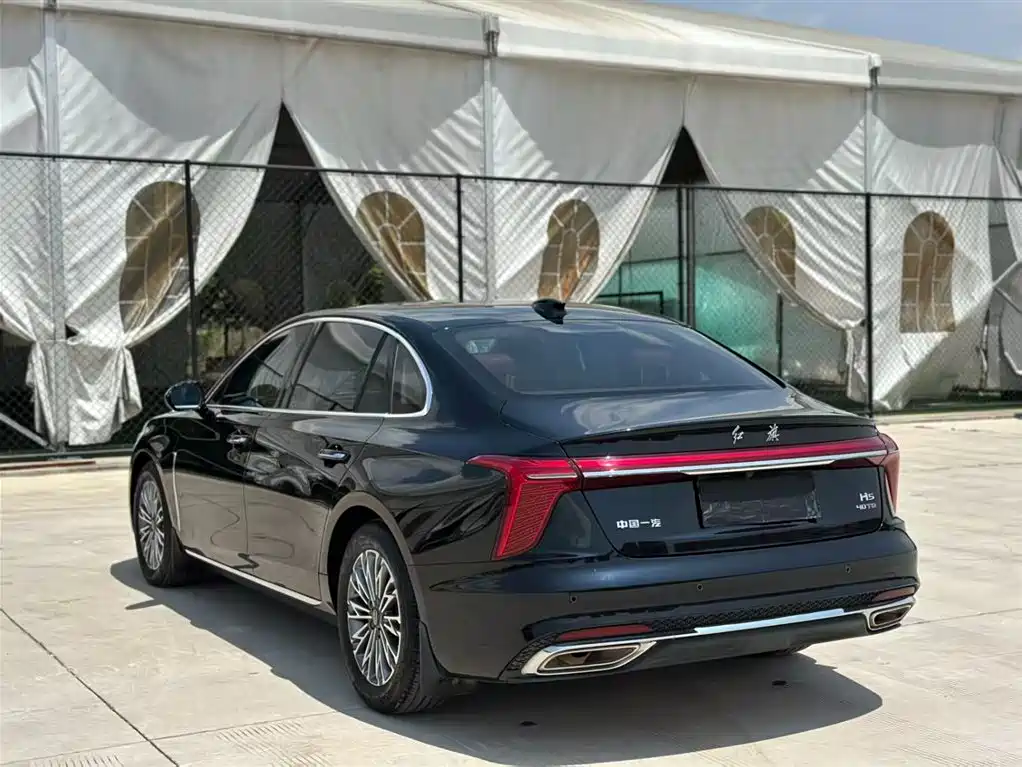 Hongqi H5 2024 2.0T Automatic Smart Connect Flag Enjoy Edition фото 7