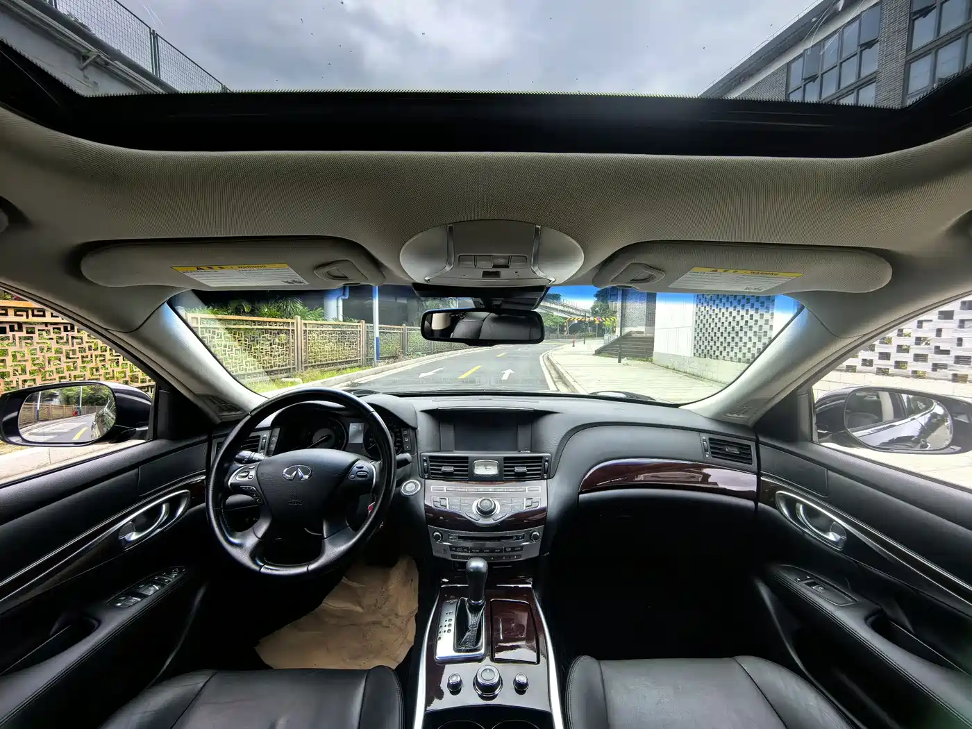 Infiniti Q70 2015 Q70L 2.5L Enjoyment Edition фото 30