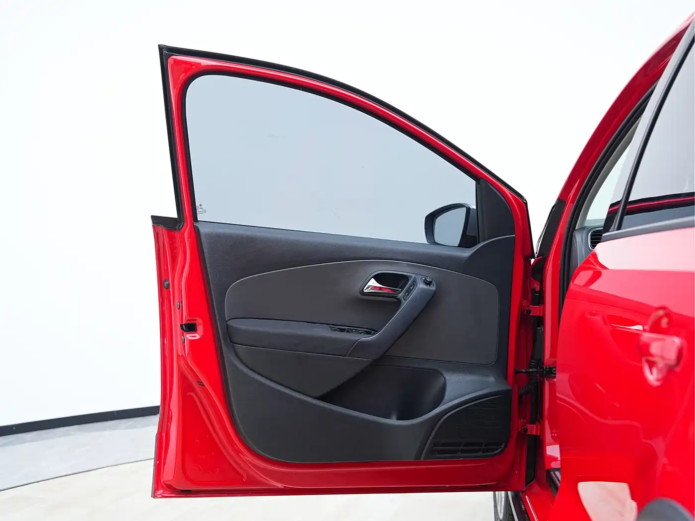 Volkswagen Polo 2014 1.6L Cross Polo Automatic фото 25