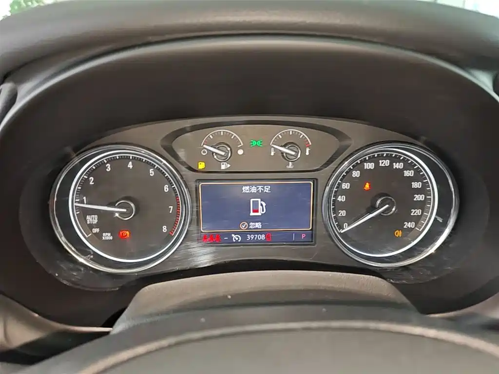 Buick LaCrosse 2022 652T Luxury фото 12