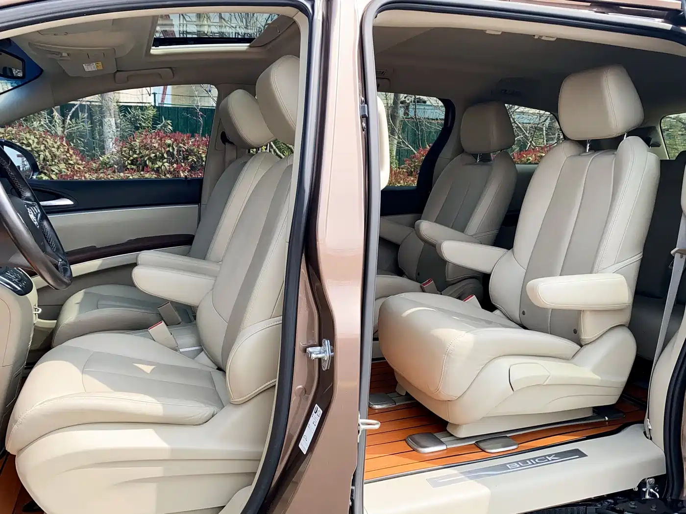 Buick GL8 2018 28T Premium Model China VI фото 17