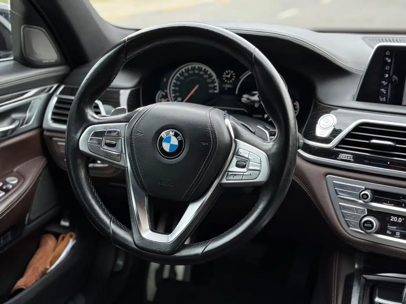 BMW 7 Series 2016 730Li Luxury фото 12