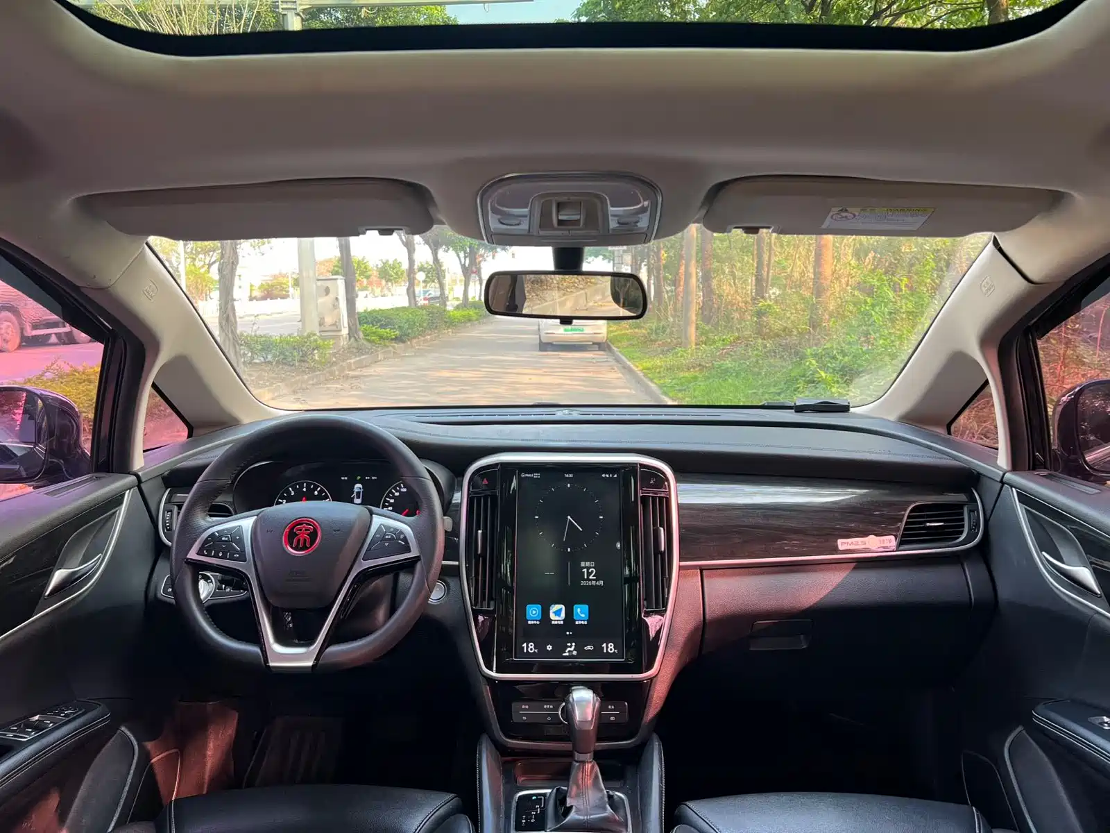 Фото 4 - BYD Song MAX