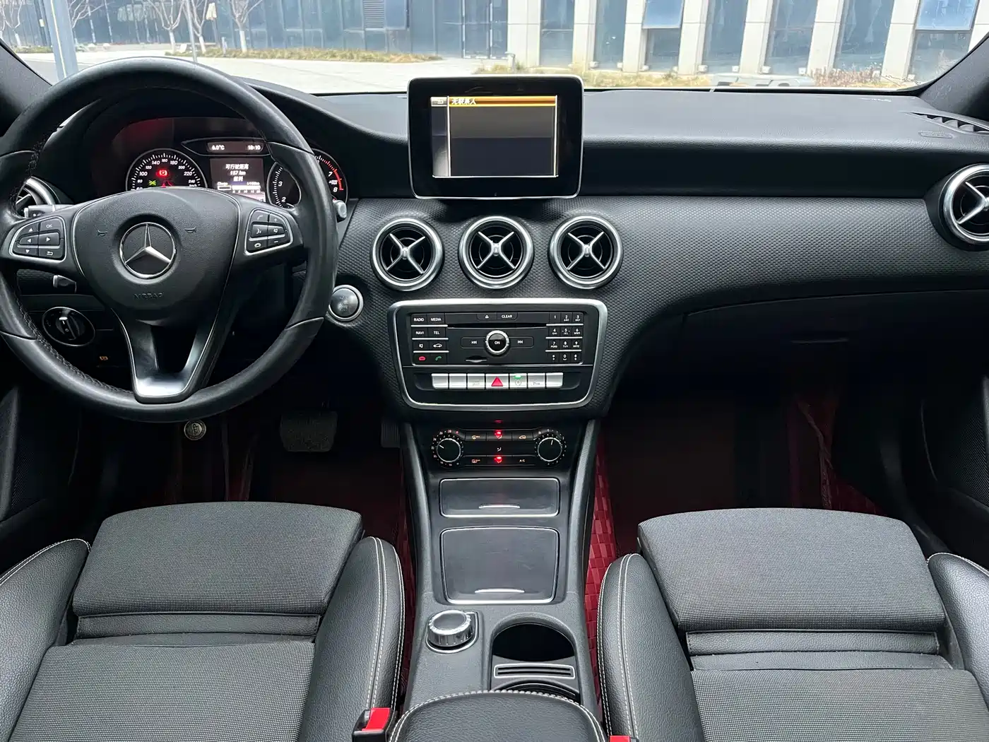 Mercedes-Benz A-Class (Import) 2017 A 200 Dynamic Edition фото 8
