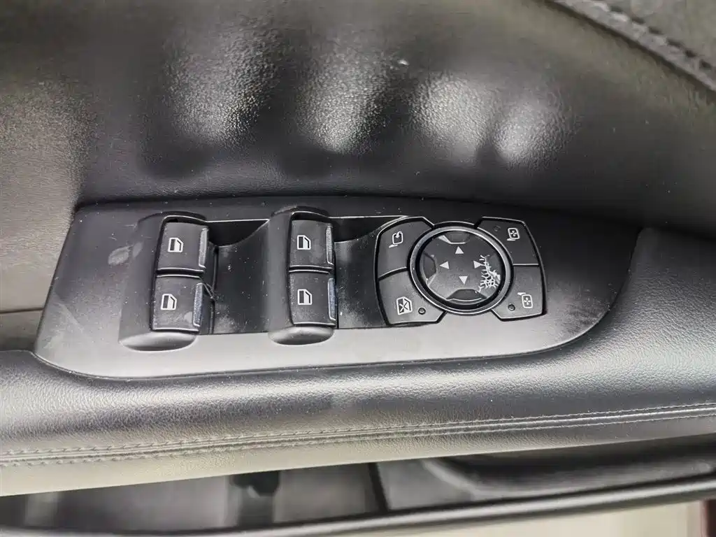 Lincoln MKZ 2018 2.0T Premium Edition фото 9