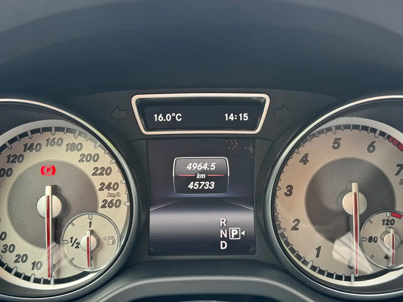 Mercedes-Benz GLA 2015 GLA 220 4MATIC Fashion Edition фото 7