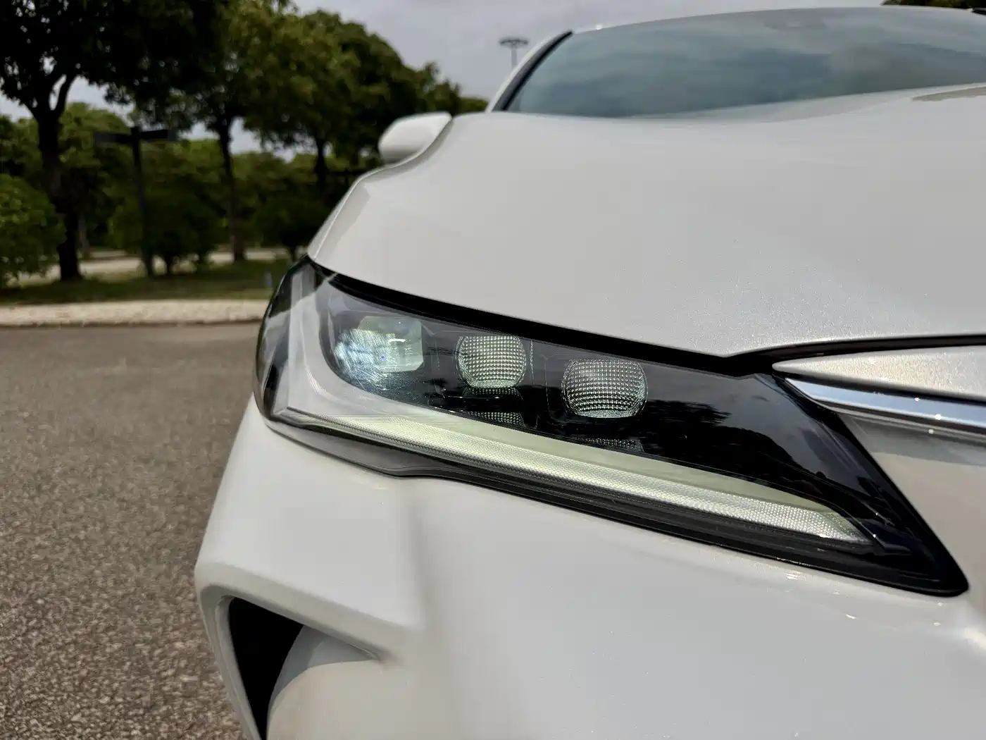Toyota Avalon 2022 Hybrid 2.5L Luxury Edition фото 5