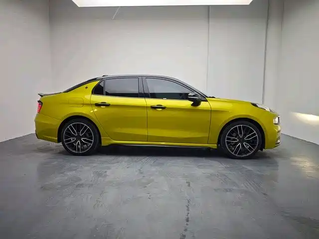 Lynk & Co 03 2022 03+ 2.0TD Auto Wind Rider Edition фото 5