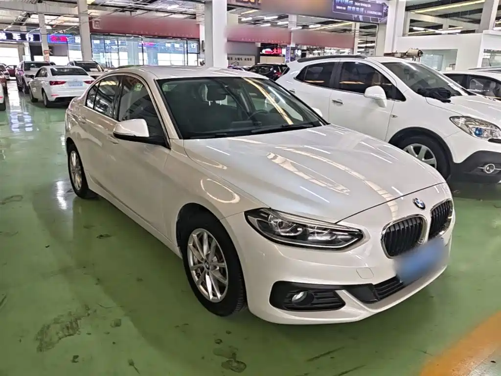 BMW 1 Series 2017 118i Fashion фото 4