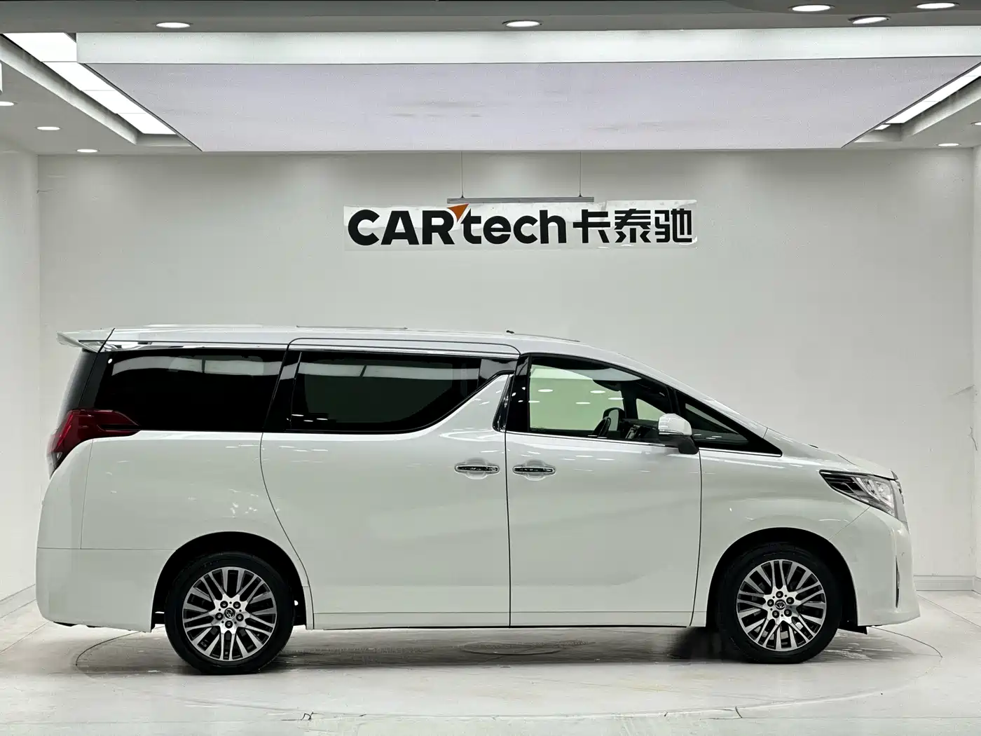 Toyota Alphard 2015 3.5L Premium Edition фото 5