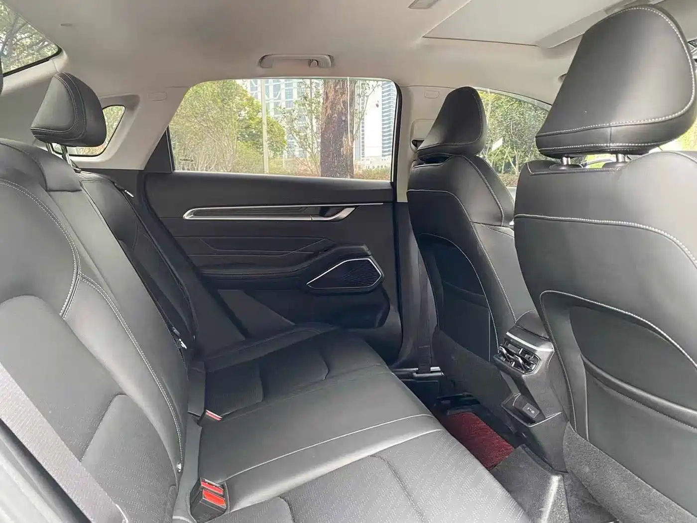 Фото 6 - Geely Emgrand