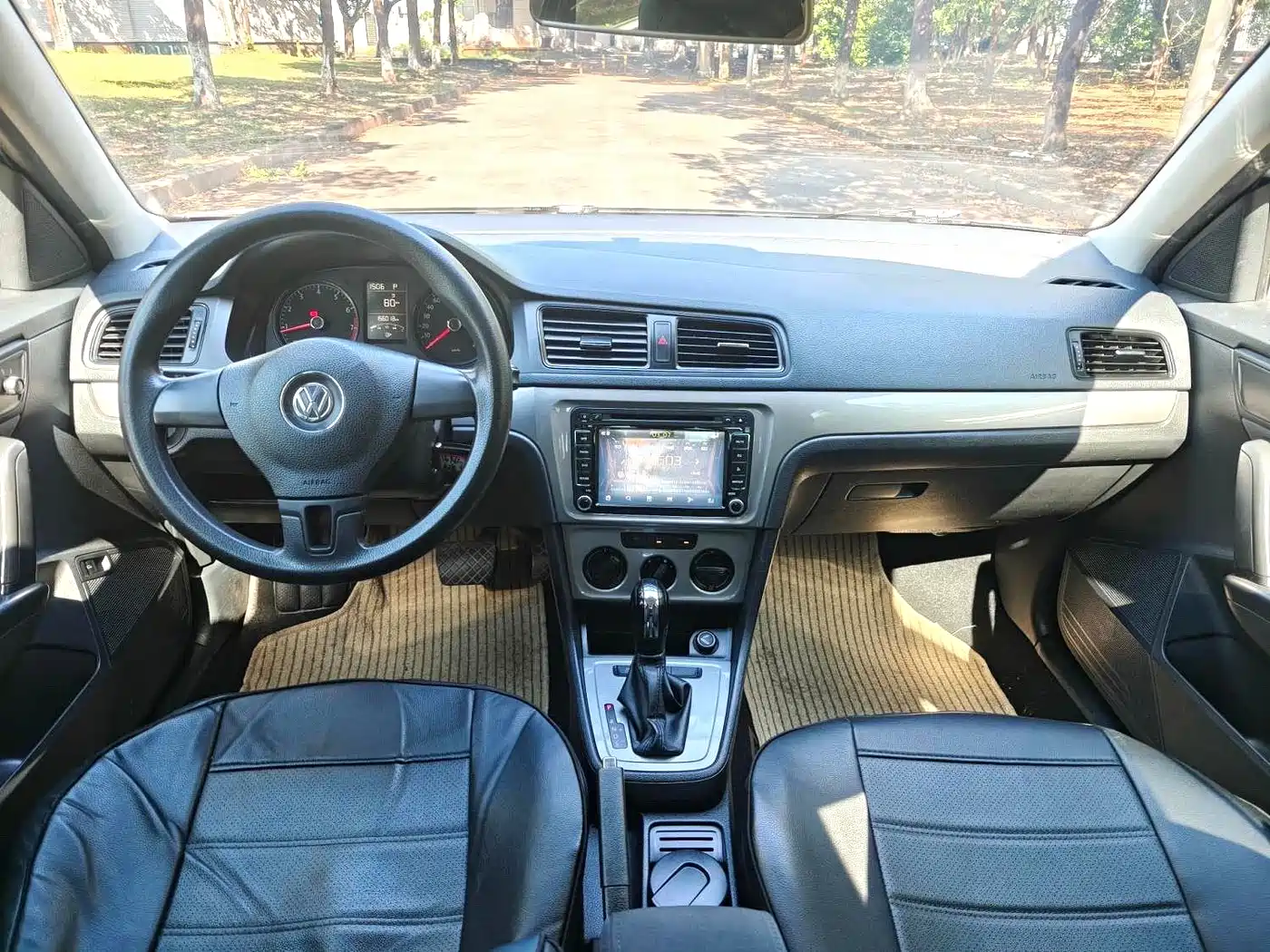 Volkswagen Lavida 2013 Facelift Classic 1.6L Automatic Trend фото 6