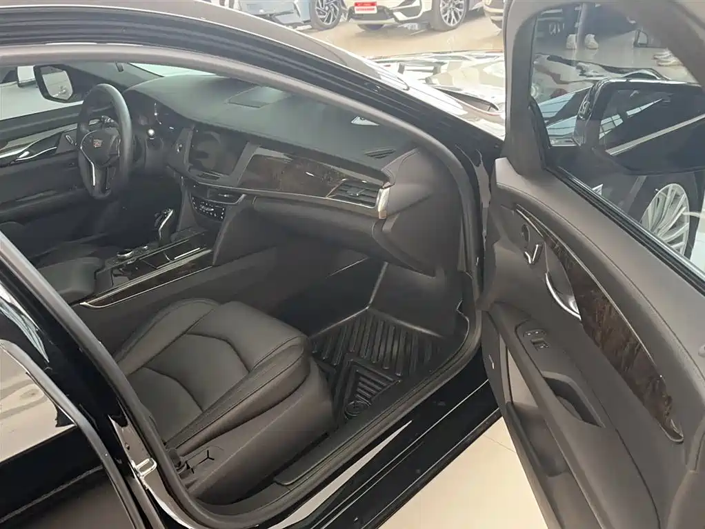 CADILLAC CT6