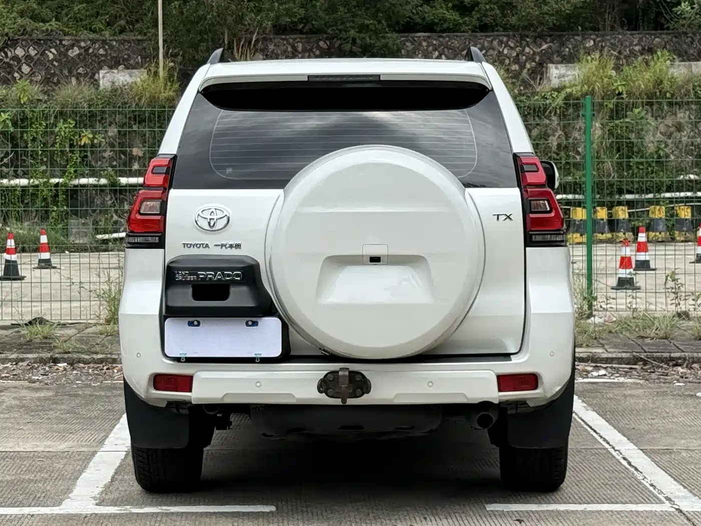Toyota Prado 2018 3.5L Automatic TX-L Rear-mounted Spare Tire фото 6