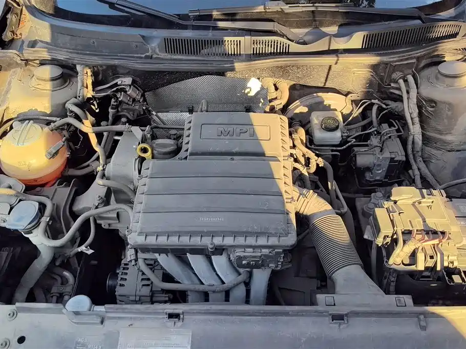 Volkswagen Bora 2017 1.6L Manual Fashion Edition фото 10