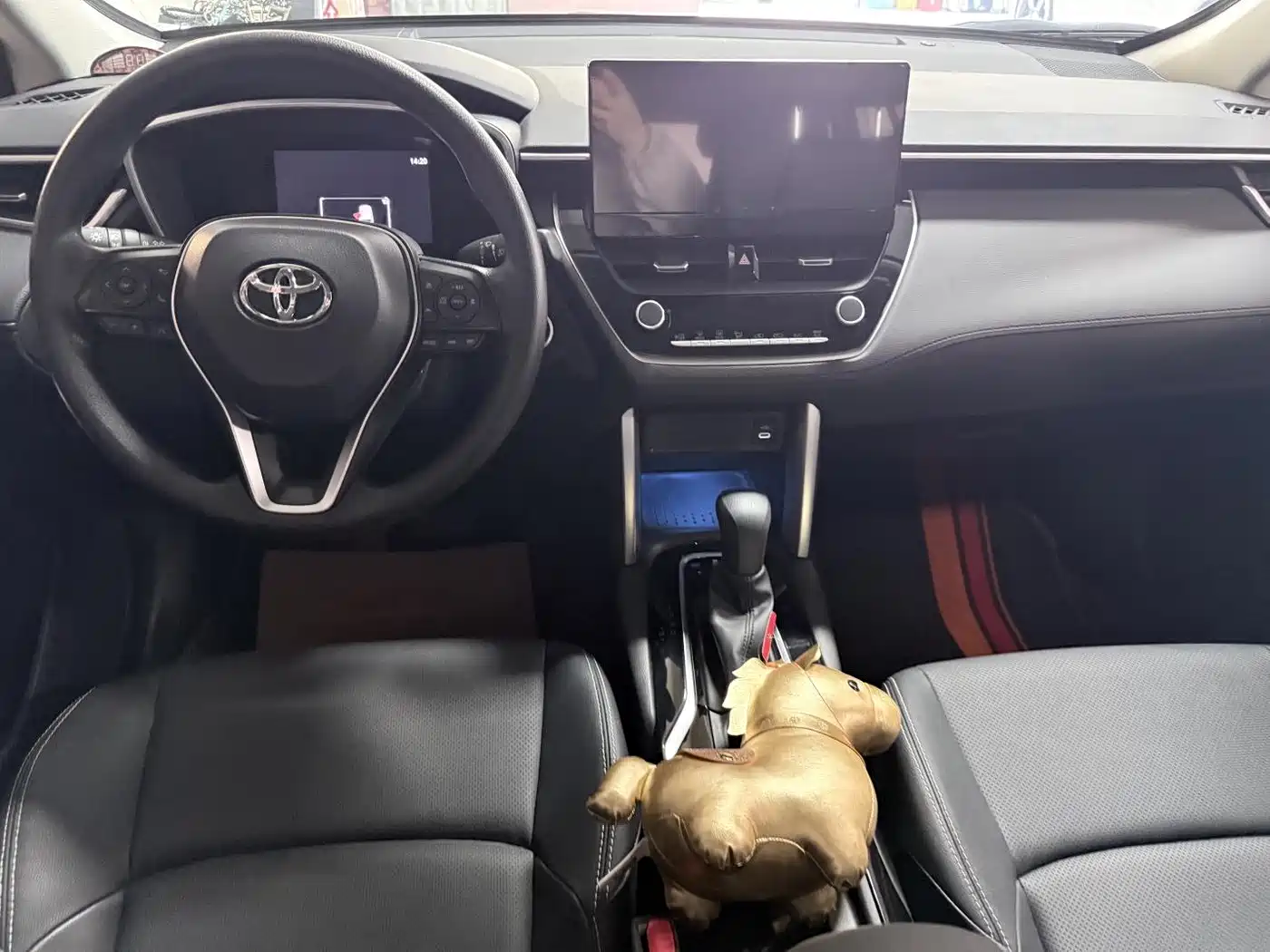 Toyota Frontlander 2023 2.0L CVT Elite Edition фото 14