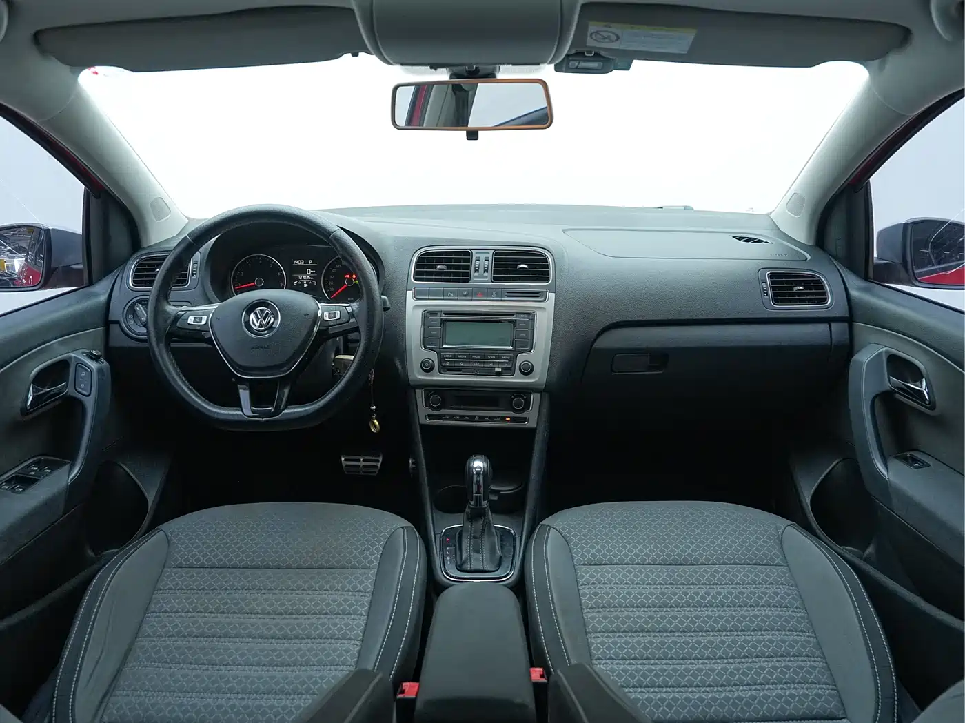 Volkswagen Polo 2014 1.6L Cross Polo Automatic фото 23