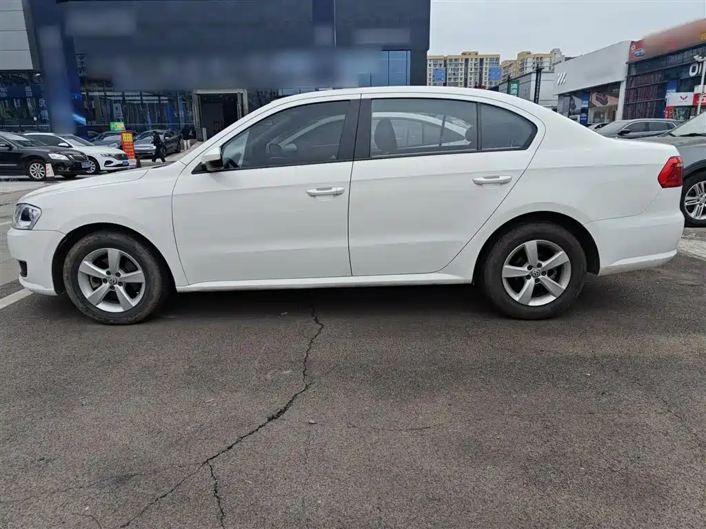 Volkswagen Lavida 2013 Facelift Classic 1.6L Automatic Trend фото 4