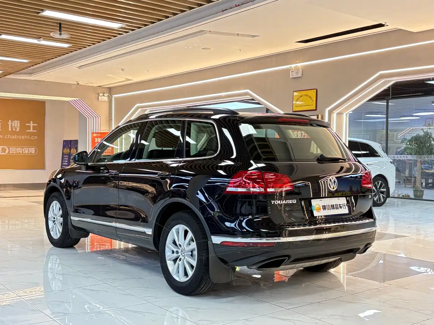 VOLKSWAGEN TOUAREG