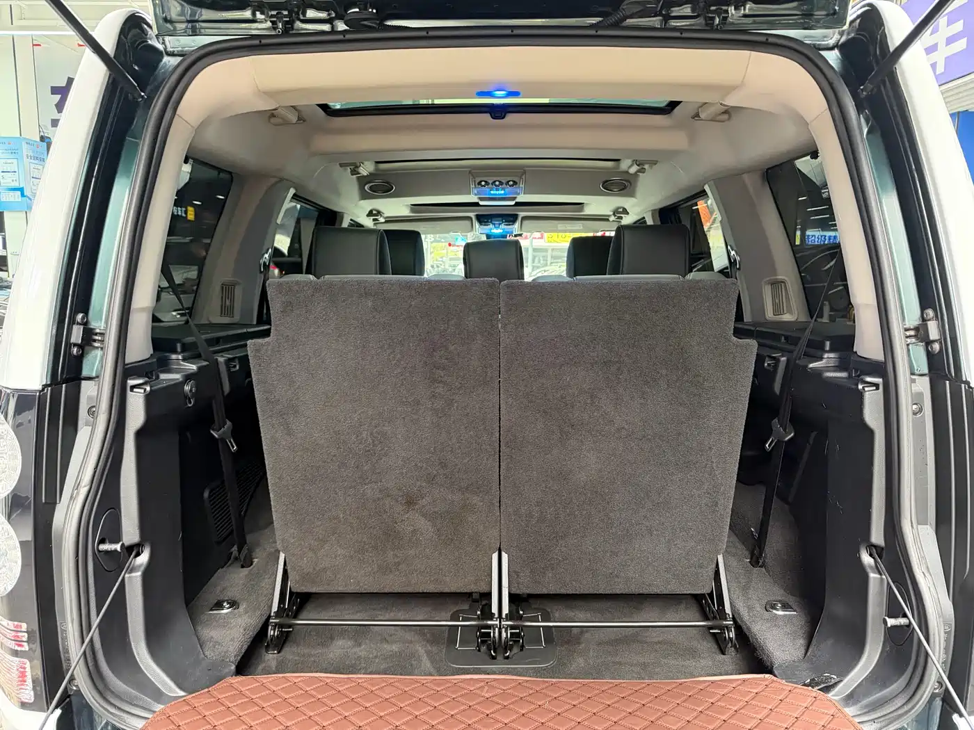 Land Rover Discovery 2015 3.0 SDV6 HSE Diesel фото 19