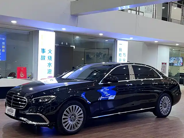 MERCEDES-BENZ E CLASS