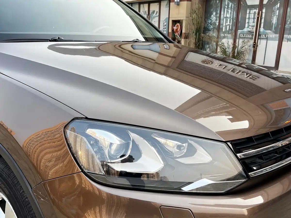 Volkswagen Touareg 2011 3.0TSI Premium фото 8