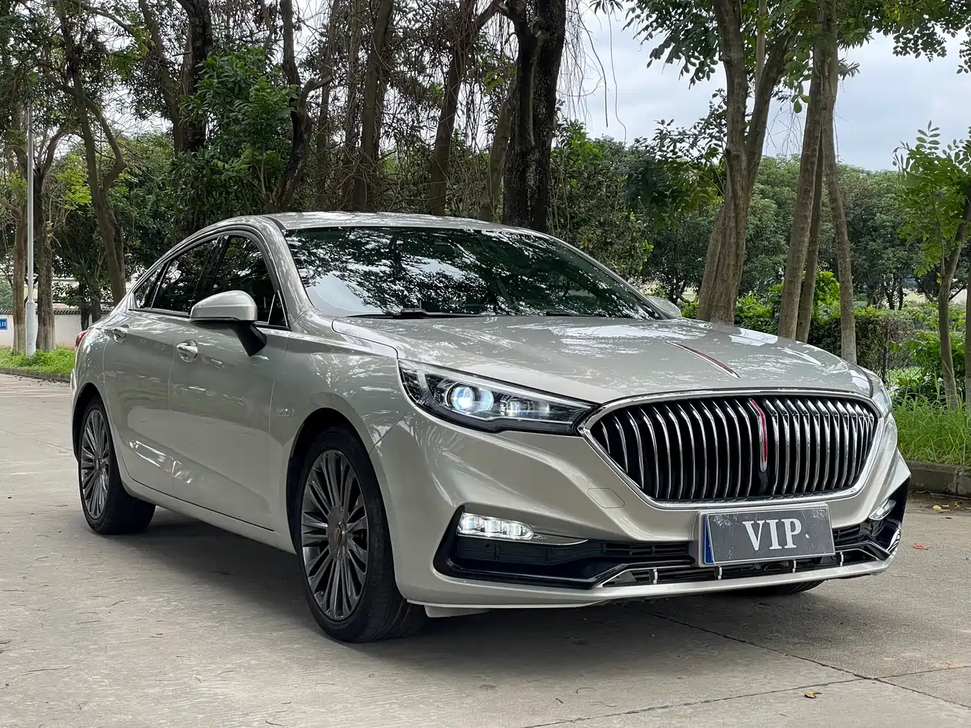Hongqi H5 2020 1.8T Automatic Smart Connection Qi Rhythm Edition фото 6