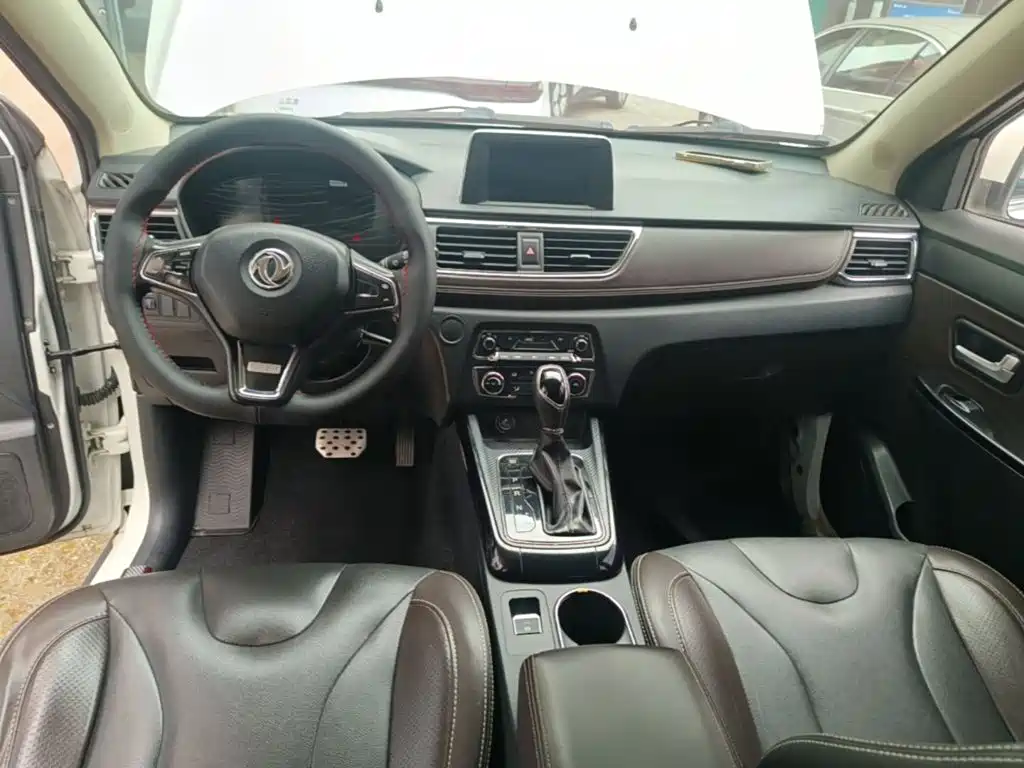 Dongfeng Fengguang Fengguang 370 2018 2018 S370 1.5L CVT Luxury (7-seater)