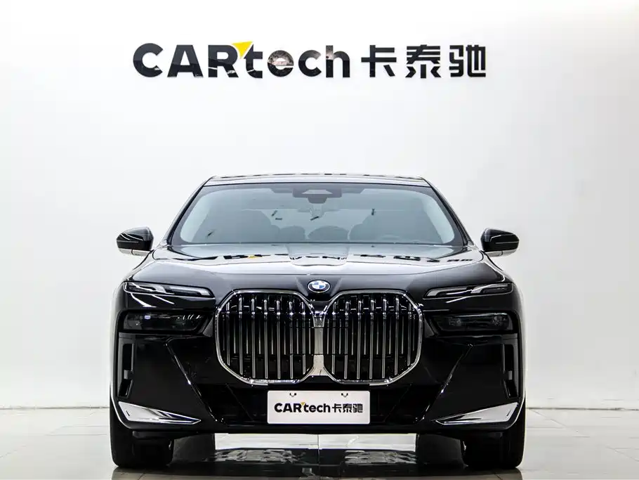 BMW 7 Series 2023 Model 735Li M Sport Package фото 3