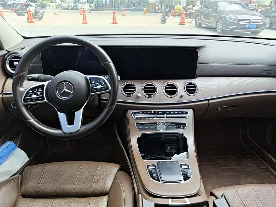 Mercedes-Benz E-Class 2019 E 260 L фото 12