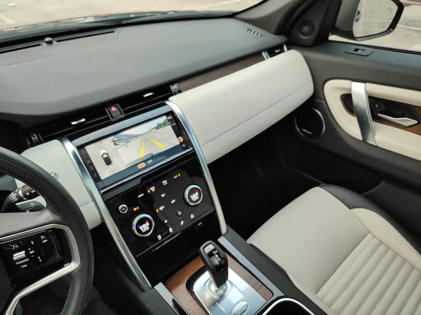 LAND ROVER DISCOVER SPORTS