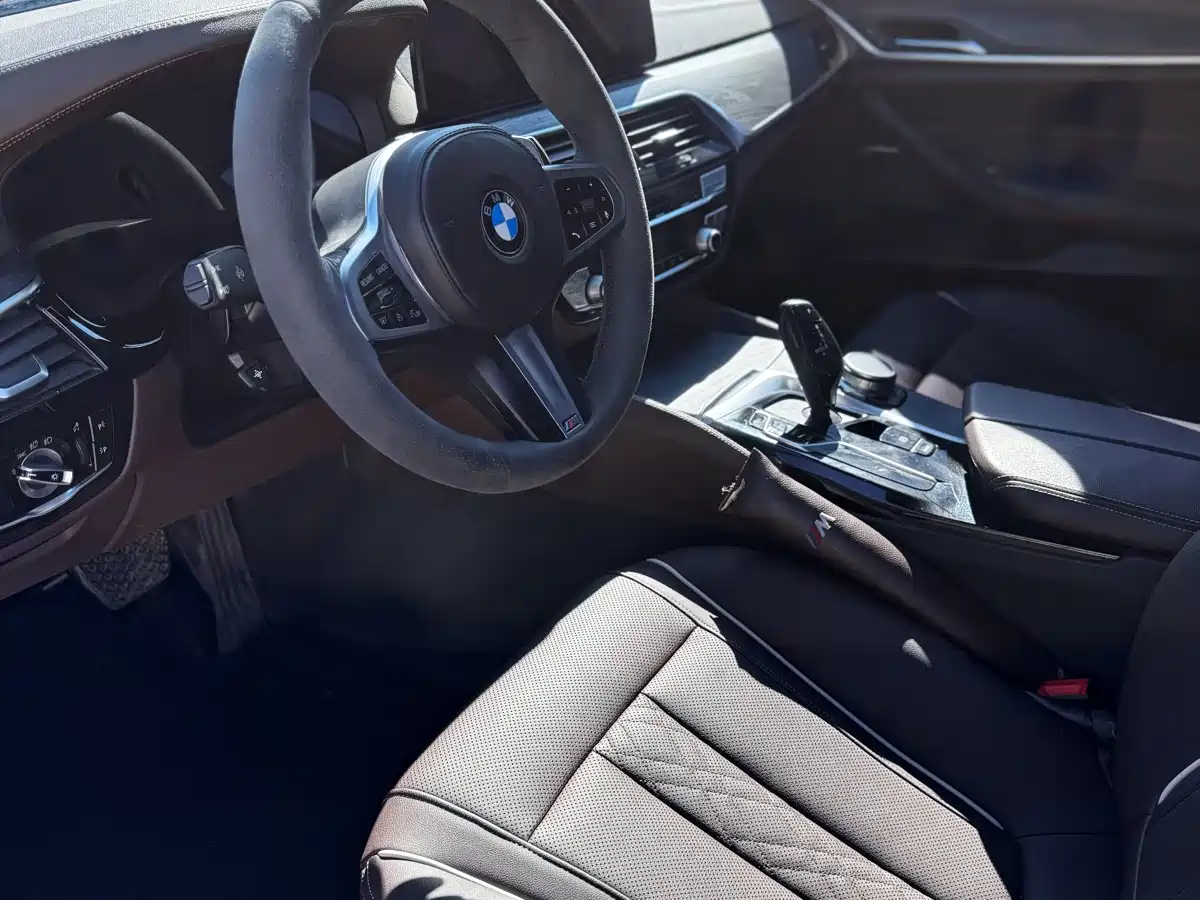 BMW 5 Series 2021 530Li Leading M Sport Package фото 4