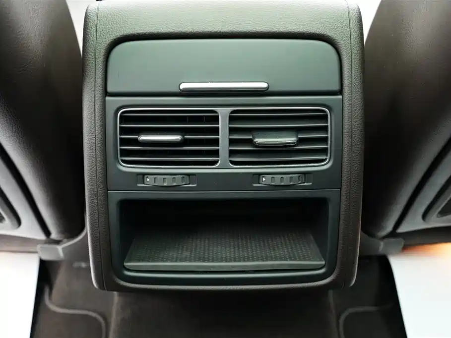 Volkswagen Touareg 2011 3.0TSI Comfort фото 15