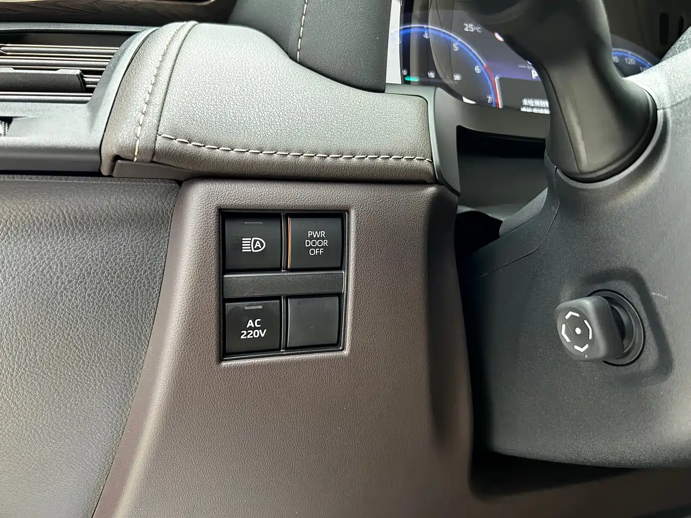 Toyota Vellfire 2024 Crown Hybrid 2.5L Executive Premium Edition фото 8