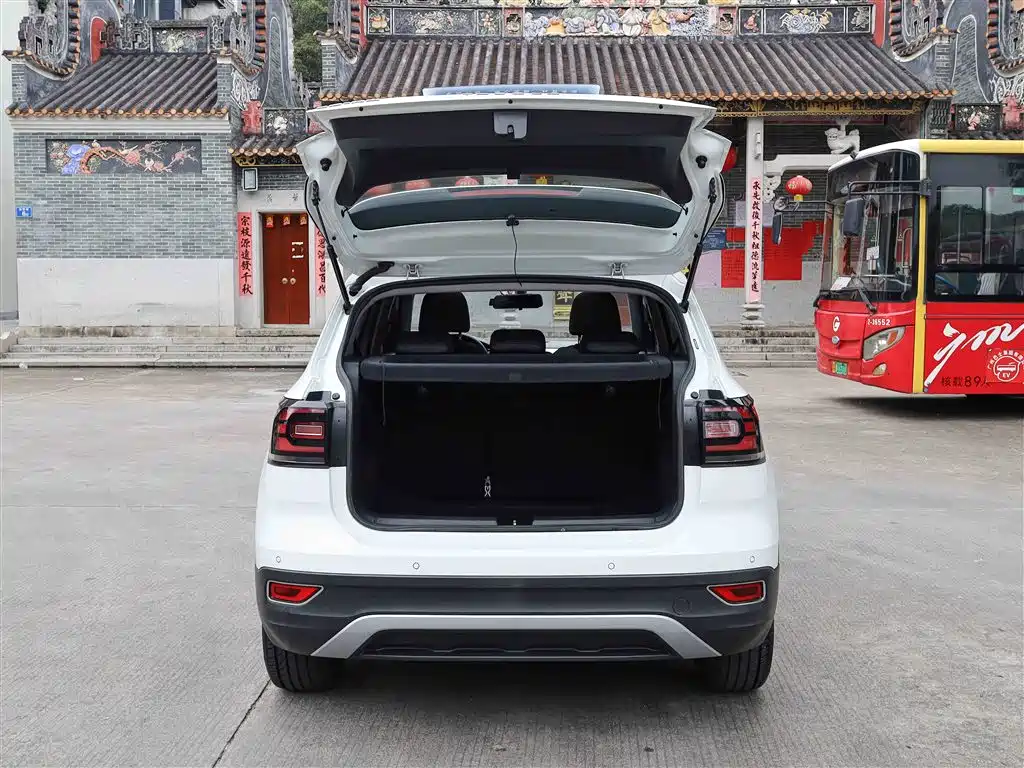 Volkswagen Tanying 2021 1.5L Automatic Smart Connect Edition фото 15