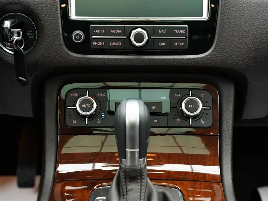 Volkswagen Touareg 2011 3.0TSI Comfort фото 27