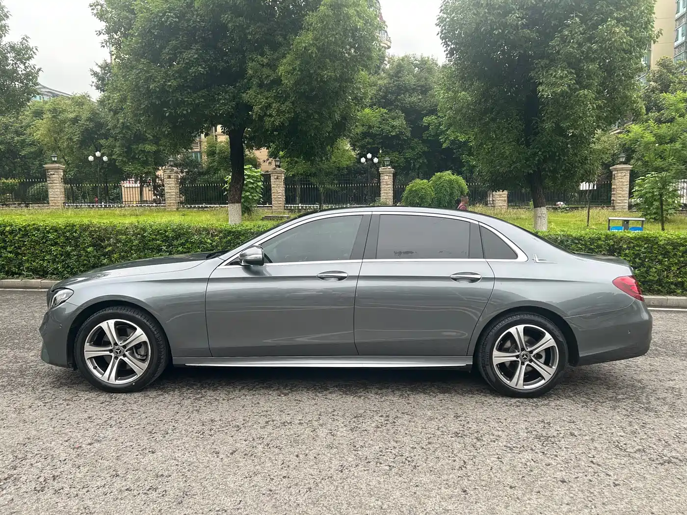 Mercedes-Benz E-Class 2016 E 200 L Sport Type фото 4