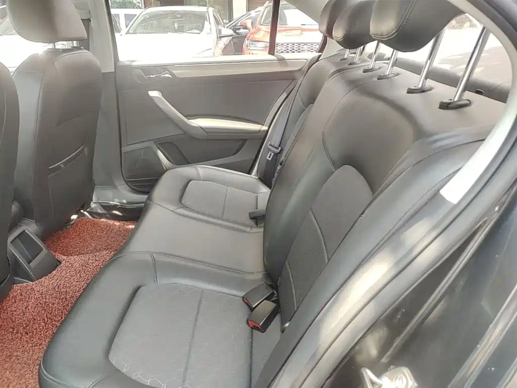 Volkswagen Santana 2013 1.6L Automatic Comfort Edition фото 17