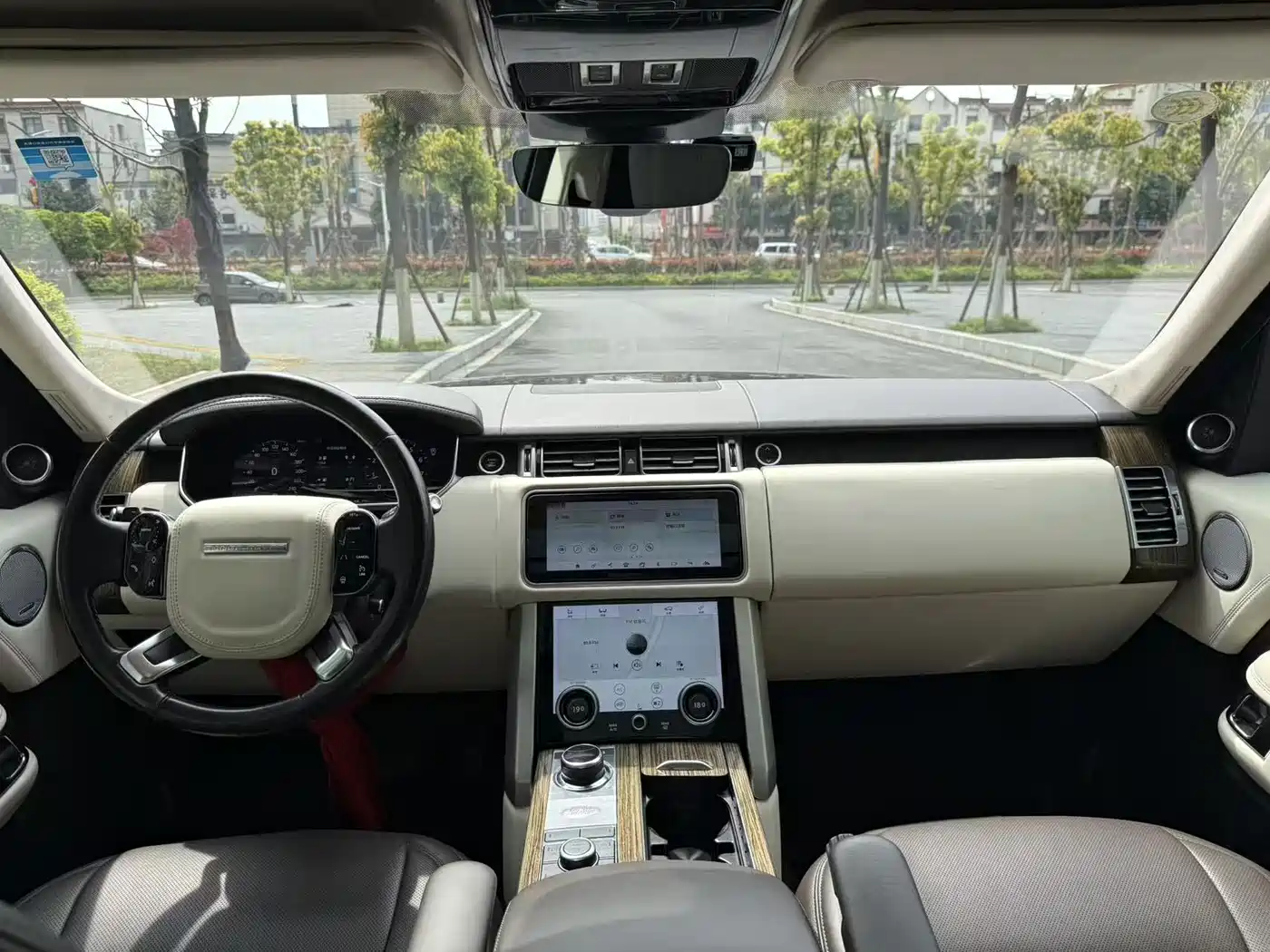 Land Rover Range Rover 2019 3.0 SC V6 Heritage Extended Edition фото 8
