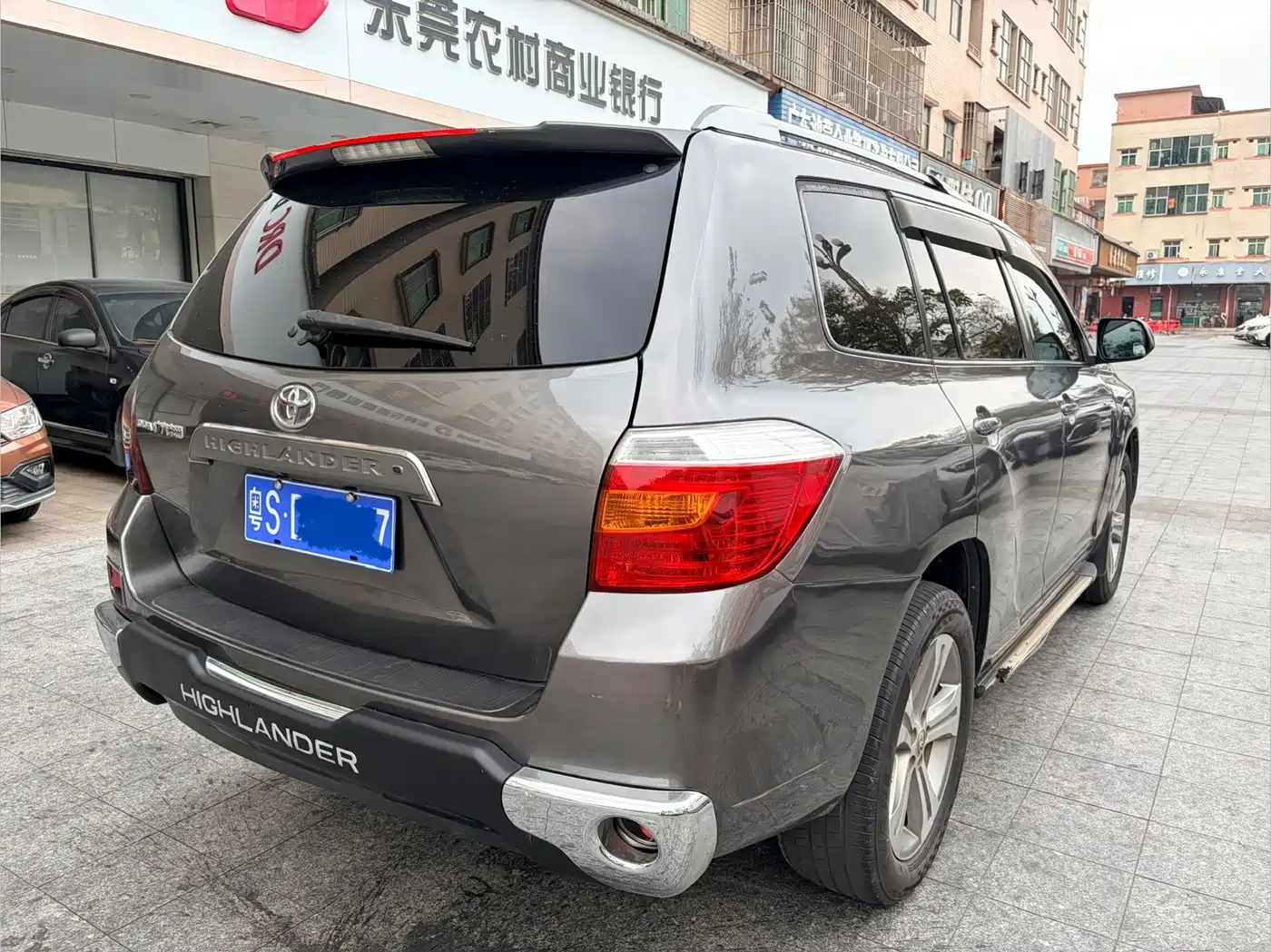 Toyota Highlander 2009 2.7L 2WD 7-seater Luxury Edition фото 7