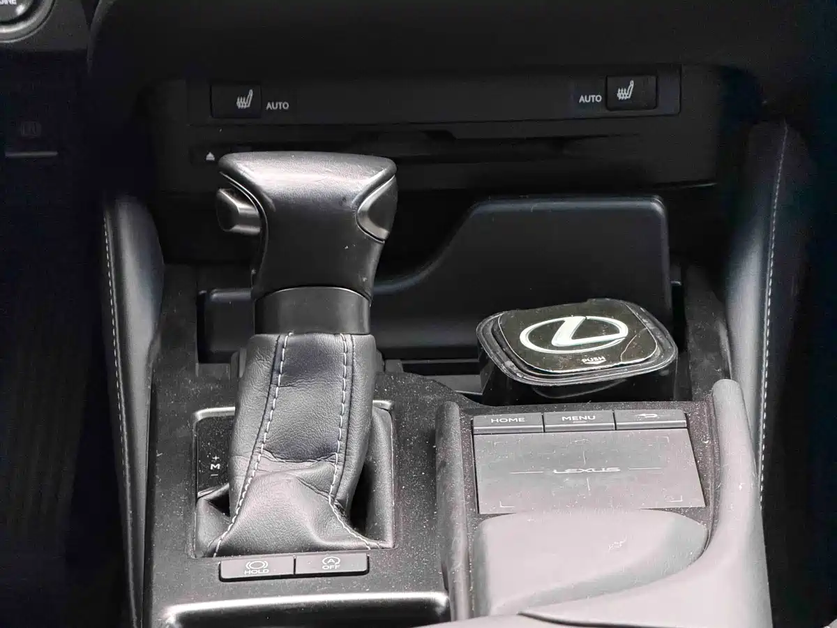 Lexus ES 2020 200 Excellence фото 14
