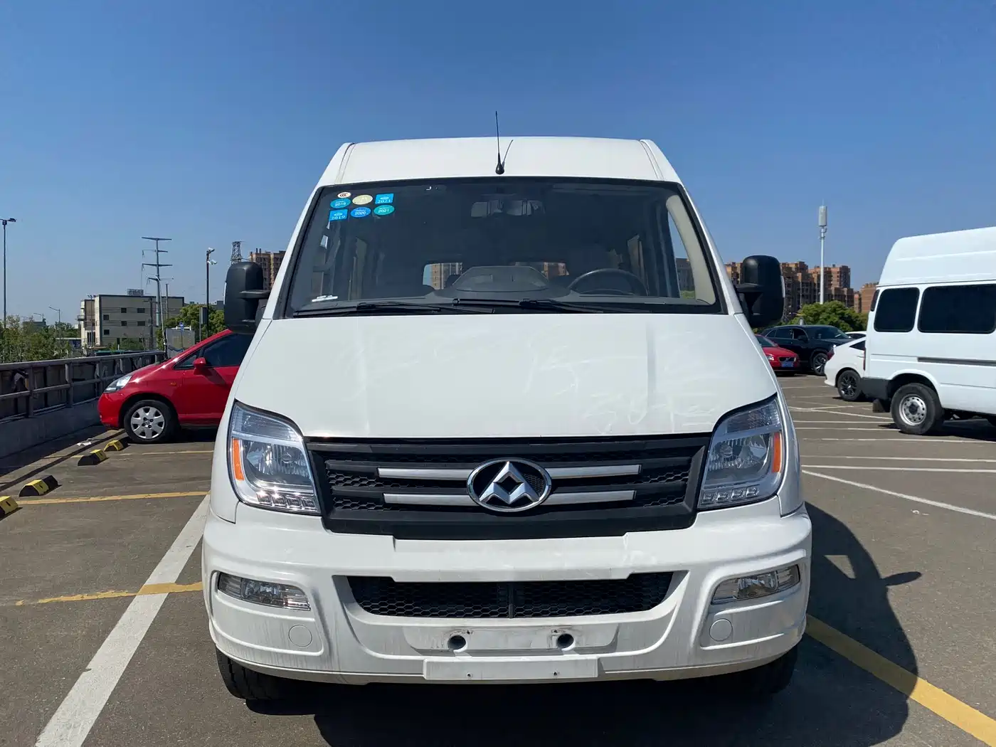 SAIC Maxus Xintu V80 2017 2.5T 6-speed manual Aoyun Tong China V short wheelbase medium roof 5/6/10 seats фото 2