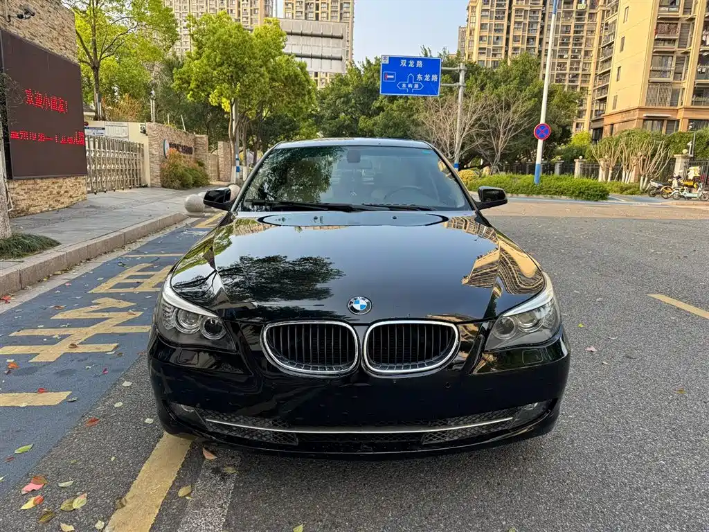 Фото 2 - BMW 5 Series