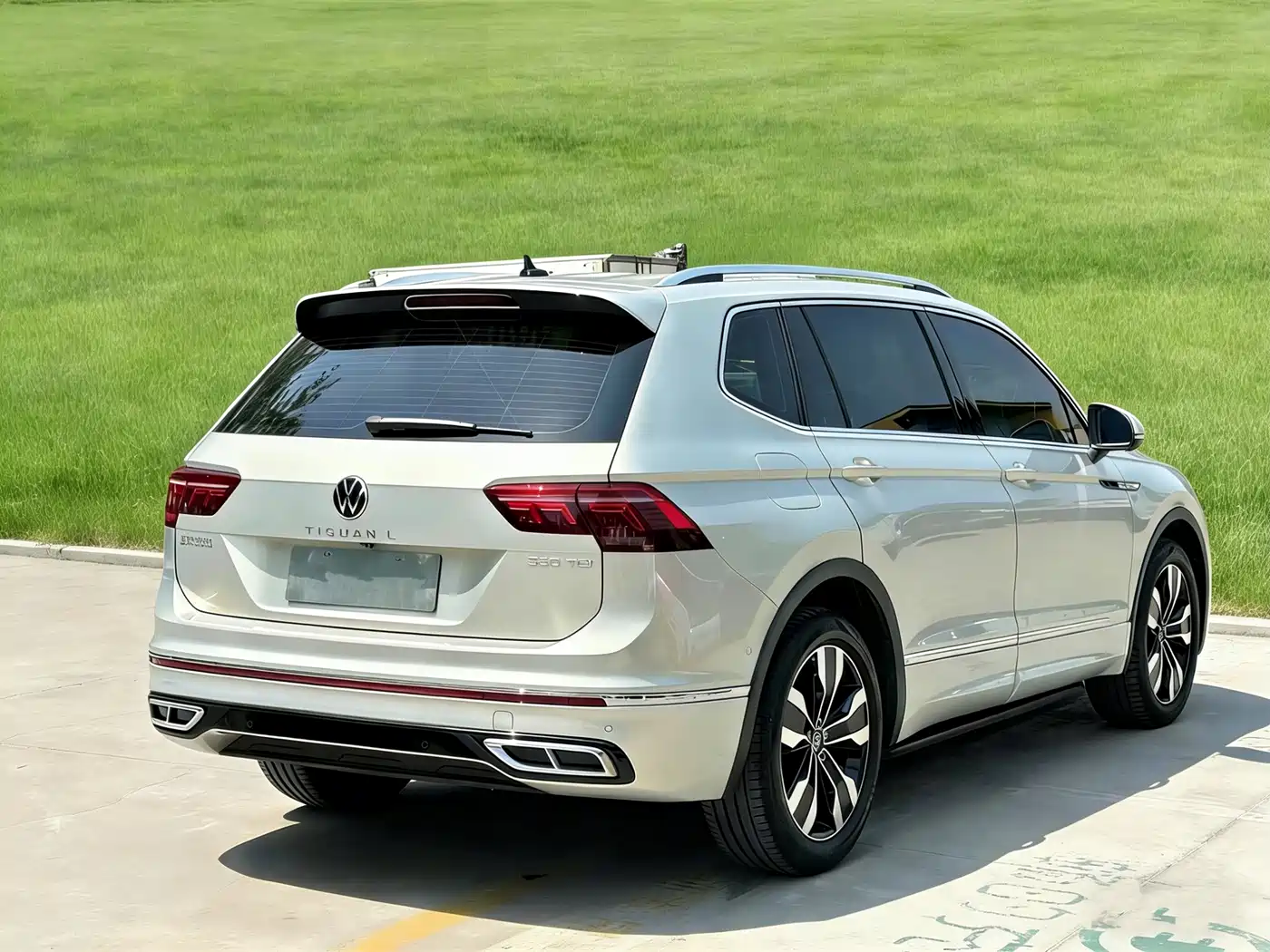 Volkswagen Tiguan L 2022 330TSI Auto 2WD R-Line Premium Edition фото 7