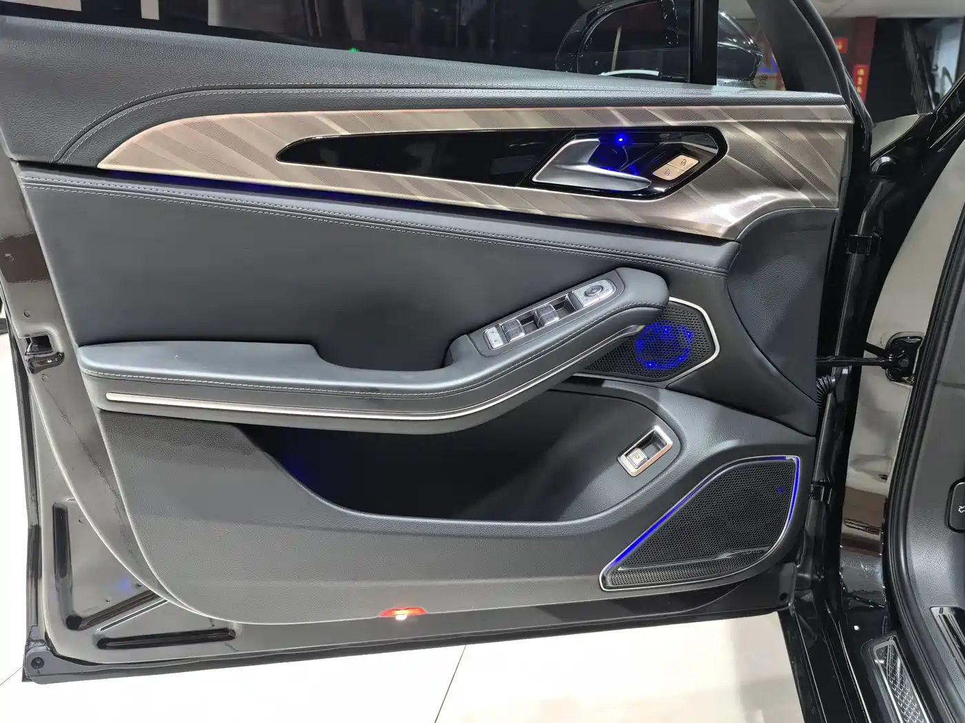 Hongqi H9 2020 2.0T Smart Connection Qi Xiang Edition фото 5