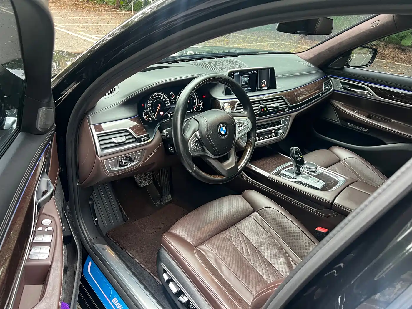 BMW 7 Series 2016 740Li Luxury фото 8