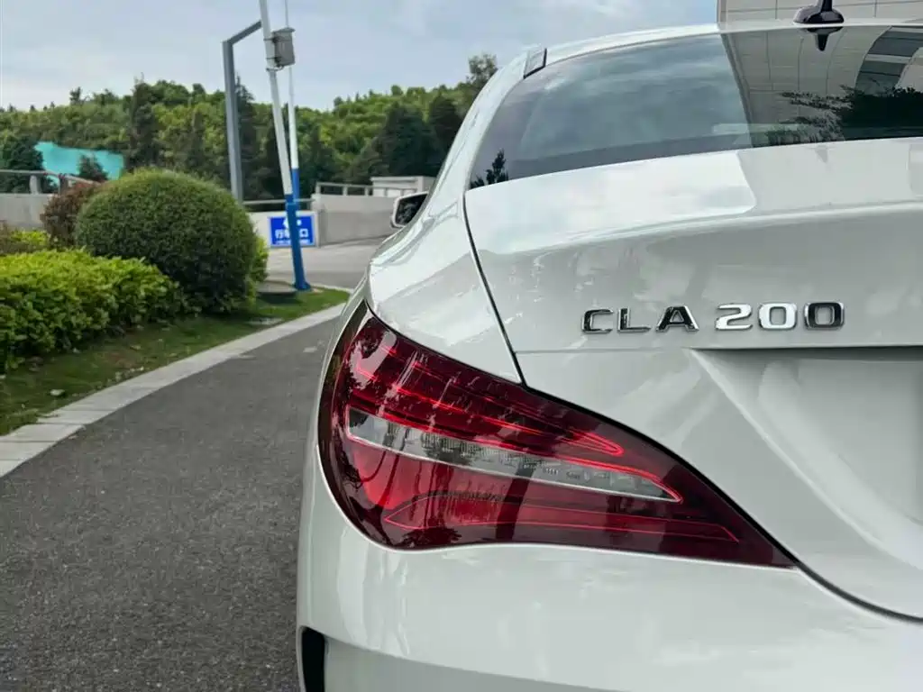 Mercedes-Benz CLA (Import) 2017 CLA 200 Dynamic фото 8