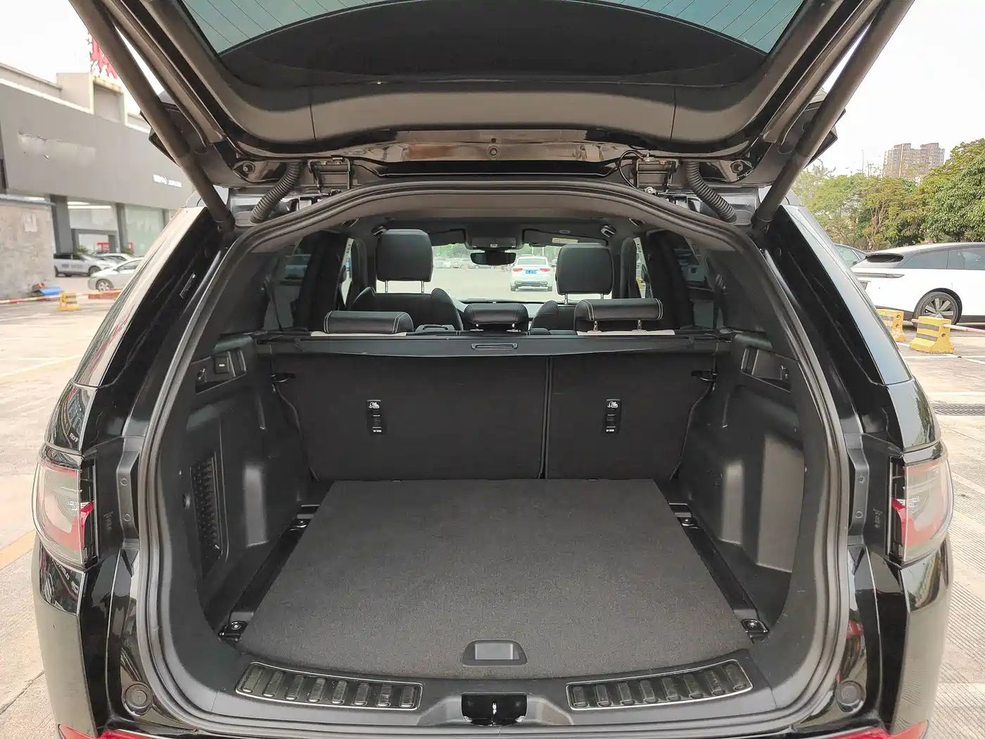 LAND ROVER DISCOVER SPORTS