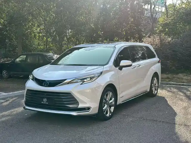 TOYOTA SIENNA