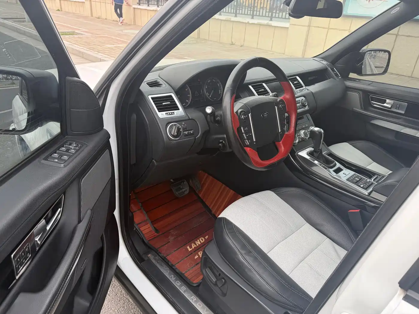 Фото 5 - Land Rover Range Rover Sport